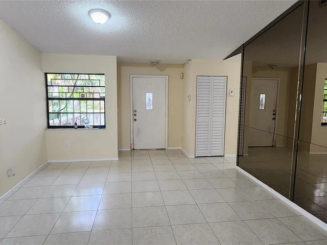 14313 SW 45th Ter # 14313, Miami FL 33175