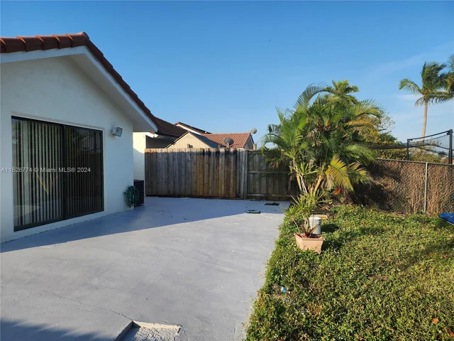 14313 SW 45th Ter # 14313, Miami FL 33175