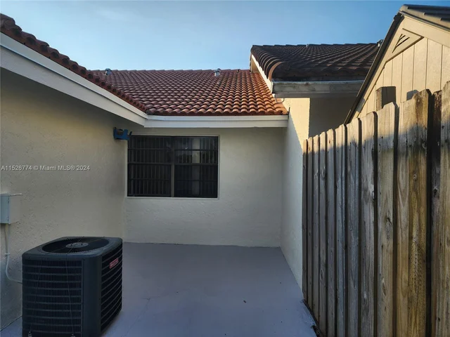 14313 SW 45th Ter # 14313, Miami FL 33175