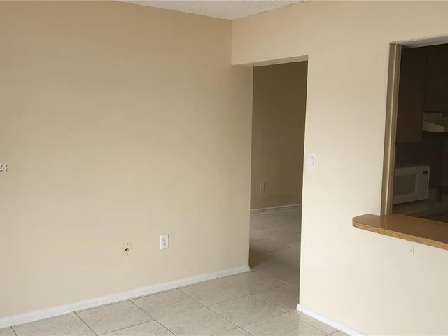 14313 SW 45th Ter # 14313, Miami FL 33175