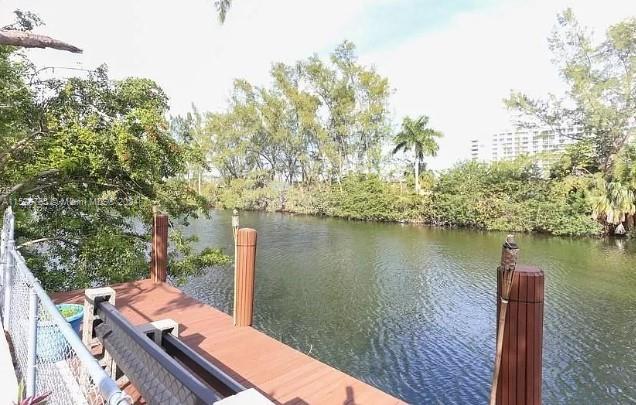 1102 NE 18th Ave, Fort Lauderdale FL 33304