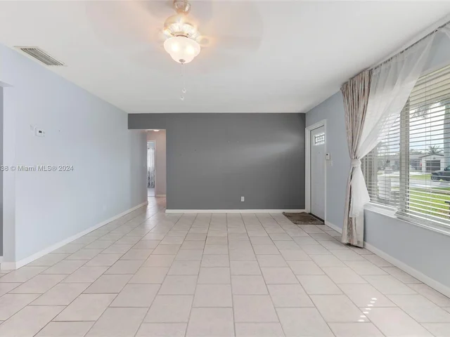 8741 NW 17th Ct, Pembroke Pines FL 33024