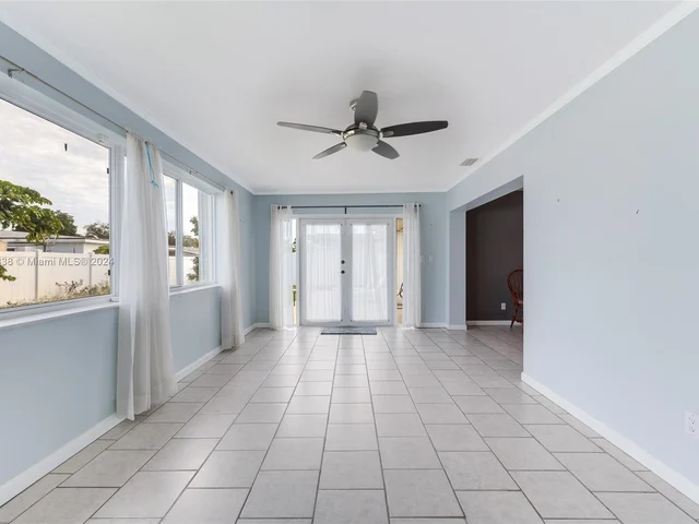 8741 NW 17th Ct, Pembroke Pines FL 33024