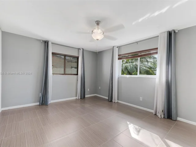 8741 NW 17th Ct, Pembroke Pines FL 33024