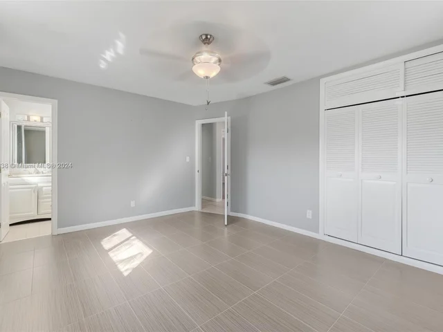 8741 NW 17th Ct, Pembroke Pines FL 33024