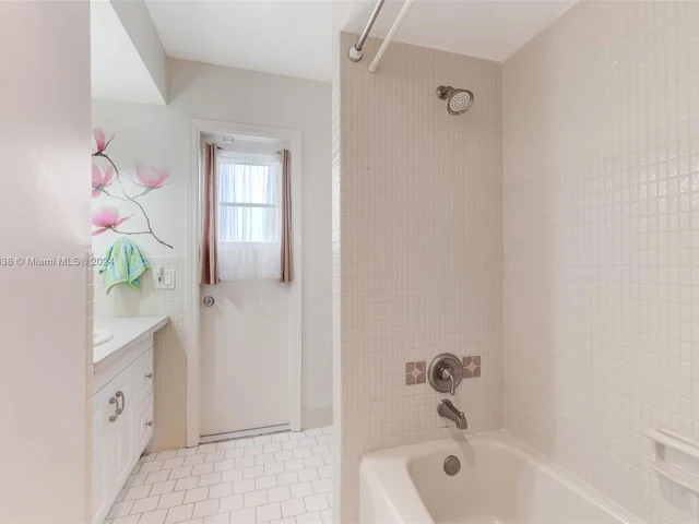 8741 NW 17th Ct, Pembroke Pines FL 33024