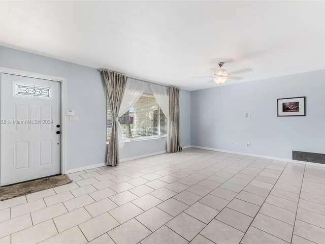 8741 NW 17th Ct, Pembroke Pines FL 33024