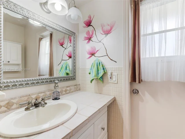 8741 NW 17th Ct, Pembroke Pines FL 33024