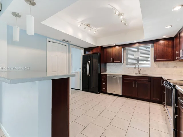 8741 NW 17th Ct, Pembroke Pines FL 33024