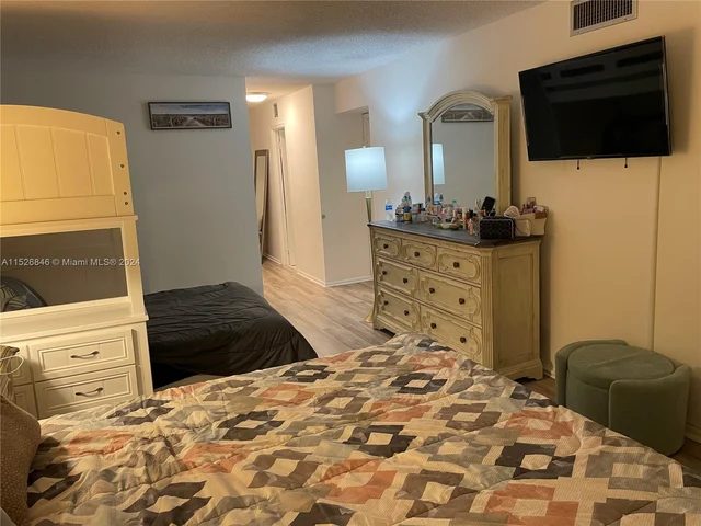 2751 S Ocean Dr # 307N, Hollywood FL 33019