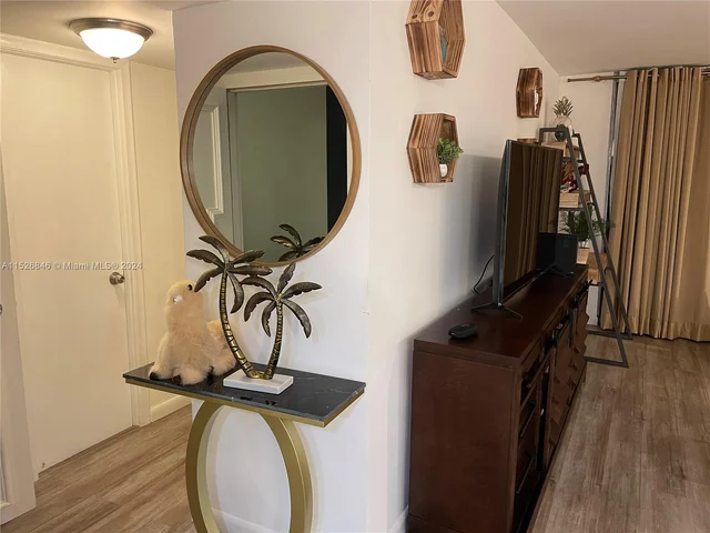 2751 S Ocean Dr # 307N, Hollywood FL 33019