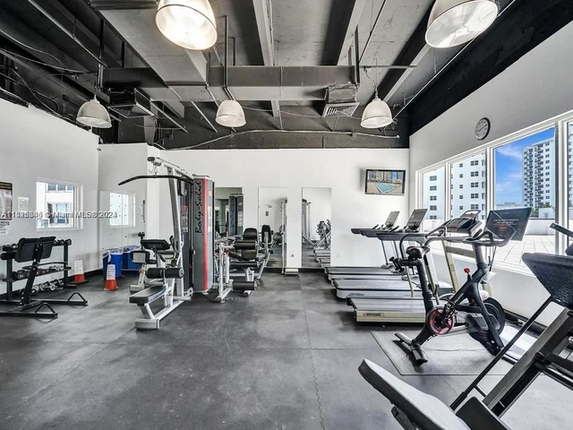 2751 S Ocean Dr # 307N, Hollywood FL 33019