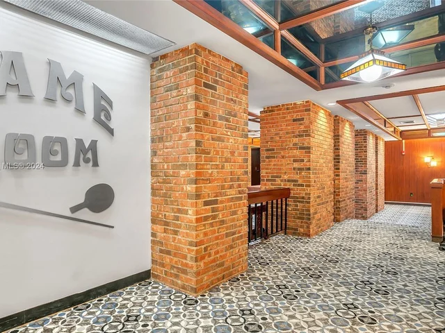 2751 S Ocean Dr # 307N, Hollywood FL 33019