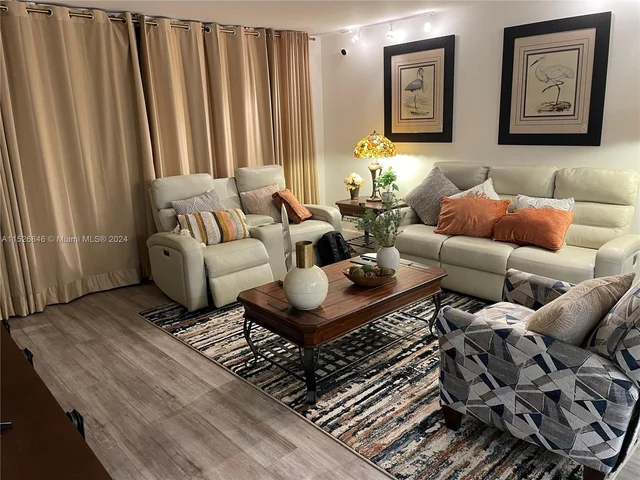 2751 S Ocean Dr # 307N, Hollywood FL 33019