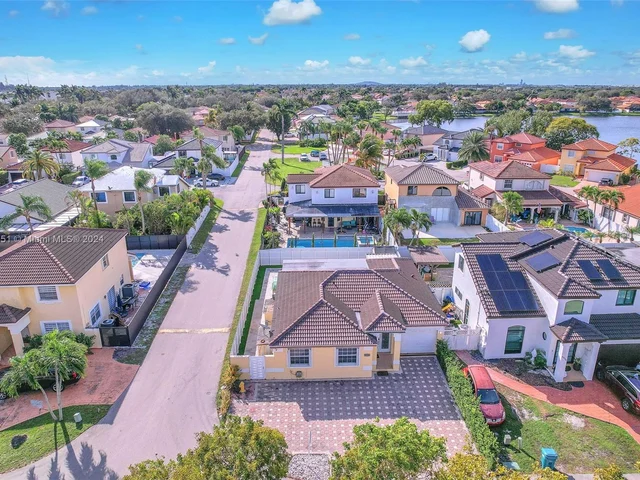 8300 NW 201st St, Hialeah FL 33015