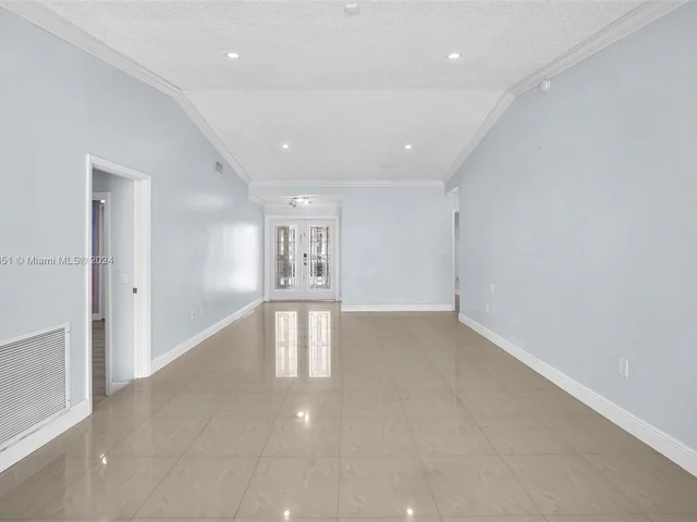 8300 NW 201st St, Hialeah FL 33015