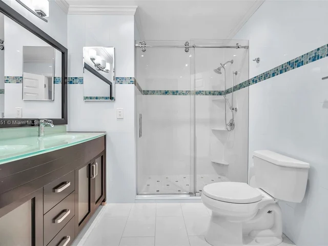 8300 NW 201st St, Hialeah FL 33015