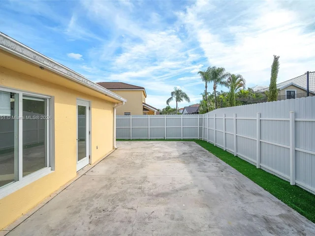 8300 NW 201st St, Hialeah FL 33015