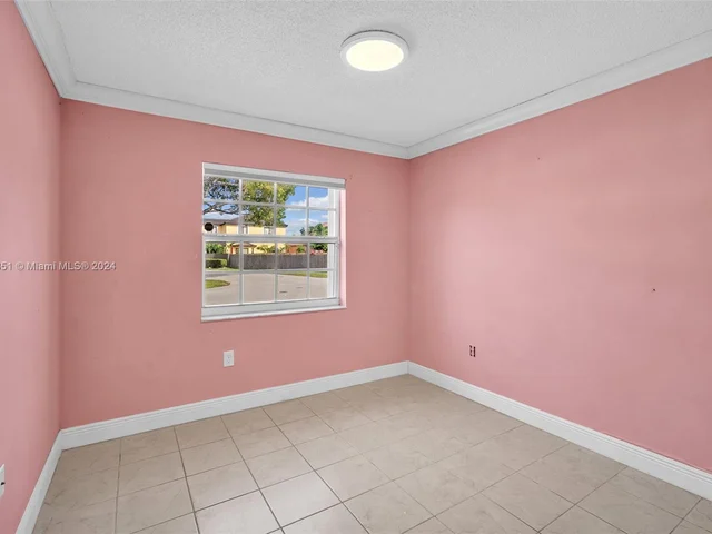 8300 NW 201st St, Hialeah FL 33015