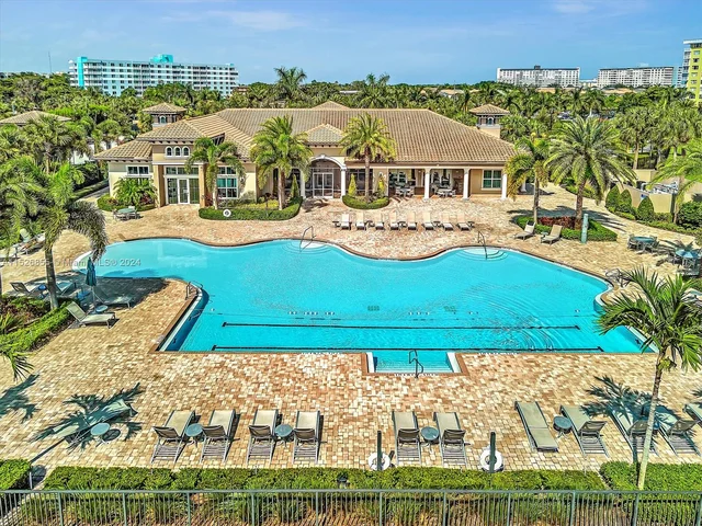 3976 Poinciana Ln # 3976, Hollywood FL 33021