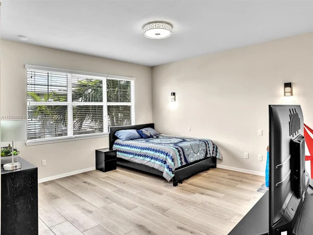 3976 Poinciana Ln # 3976, Hollywood FL 33021