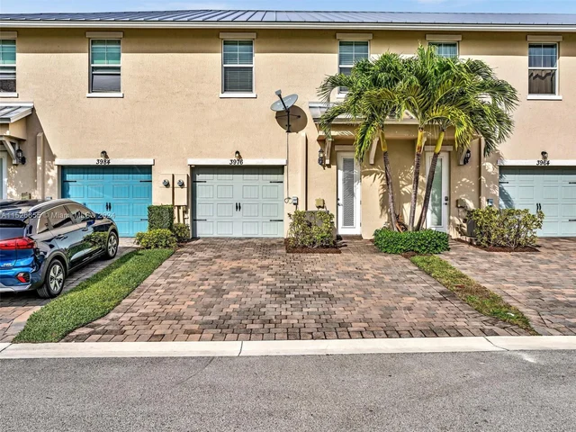 3976 Poinciana Ln # 3976, Hollywood FL 33021