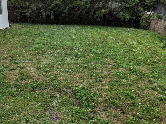 9641 NW 5th St, Pembroke Pines FL 33024