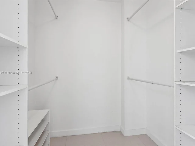 4101 Pine Tree Dr # 615, Miami Beach FL 33140