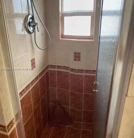 1260 NE 135th St, North Miami FL 33161