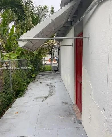 1260 NE 135th St, North Miami FL 33161