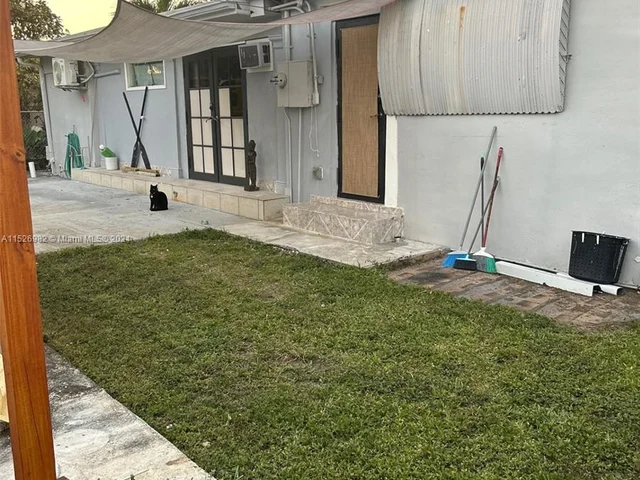 1260 NE 135th St, North Miami FL 33161