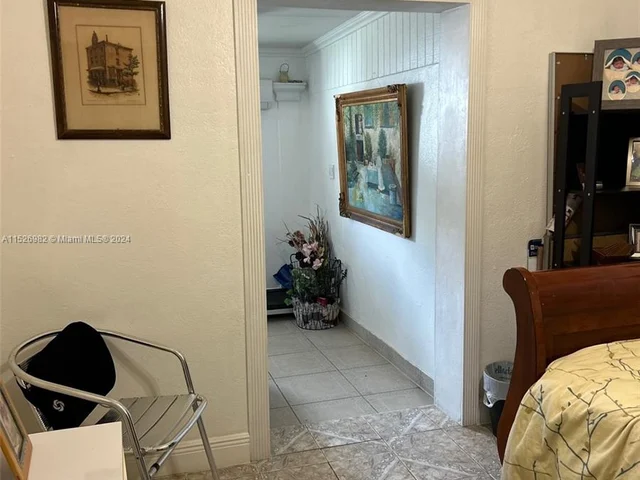 1260 NE 135th St, North Miami FL 33161