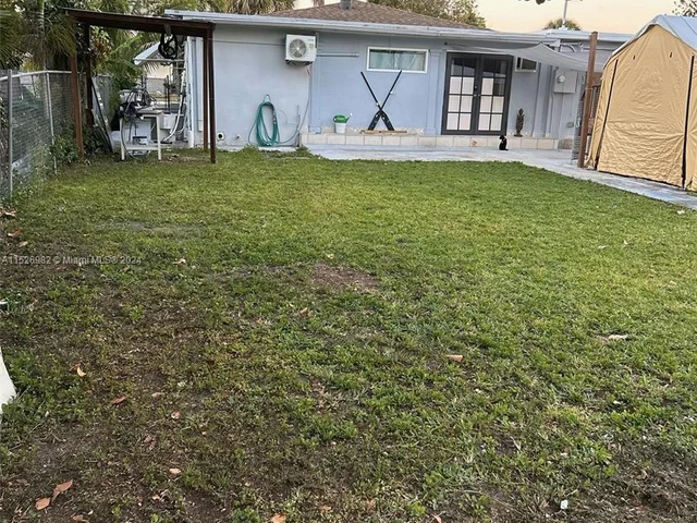 1260 NE 135th St, North Miami FL 33161