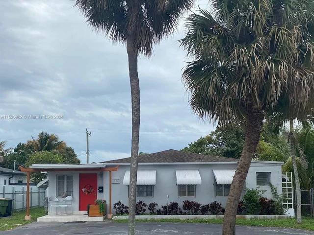 1260 NE 135th St, North Miami FL 33161