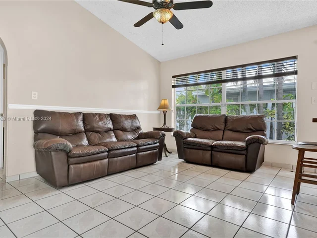 6401 SW 115th Ave, Miami FL 33173