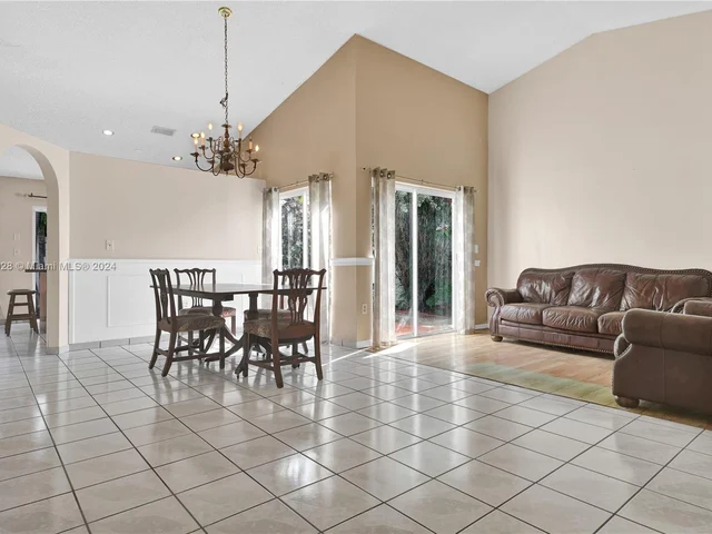 6401 SW 115th Ave, Miami FL 33173