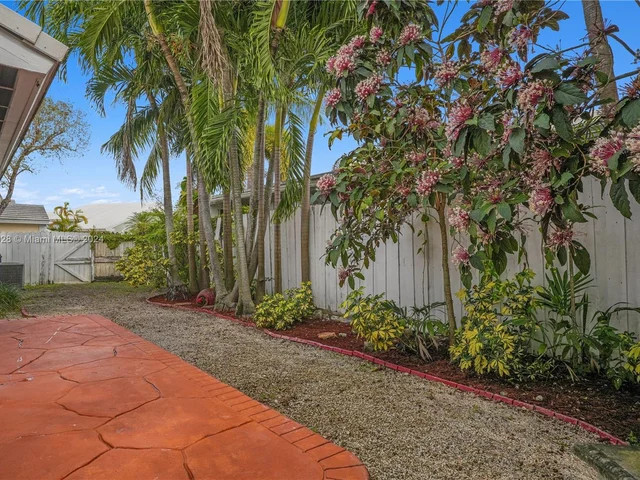 6401 SW 115th Ave, Miami FL 33173