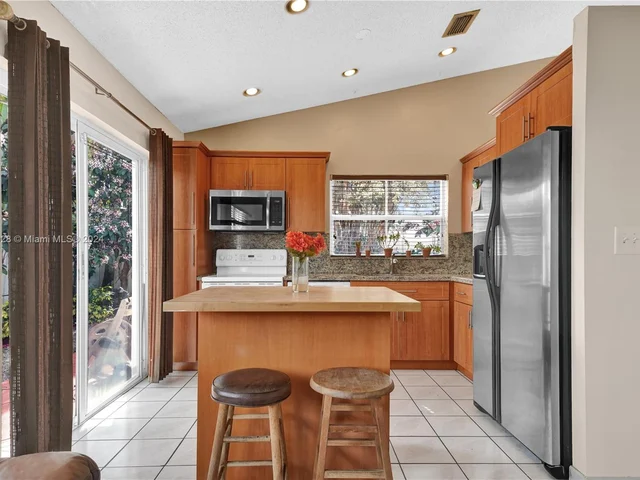 6401 SW 115th Ave, Miami FL 33173