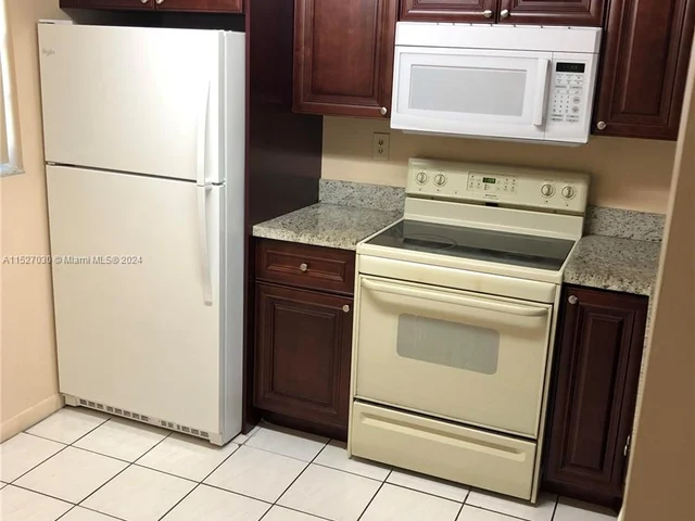 10975 SW 107th St # 202, Miami FL 33176