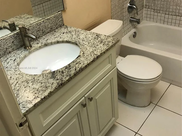 10975 SW 107th St # 202, Miami FL 33176