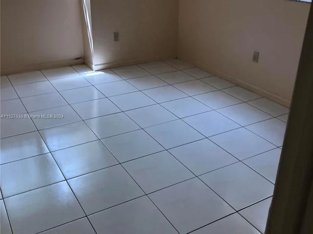 10975 SW 107th St # 202, Miami FL 33176