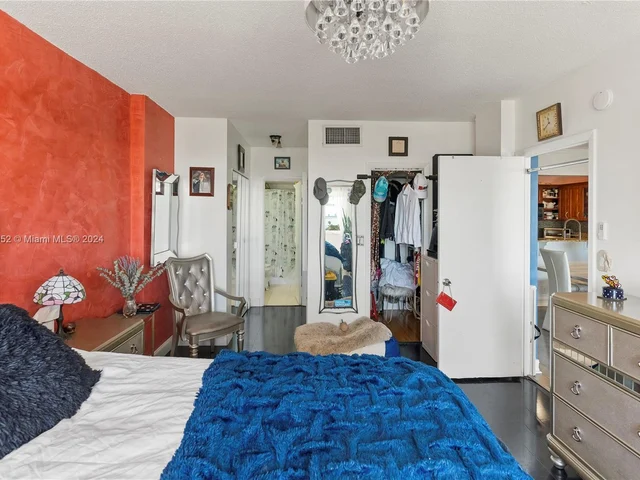 1455 N Treasure Dr # P, North Bay Village FL 33141