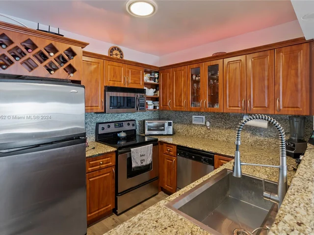 1455 N Treasure Dr # P, North Bay Village FL 33141