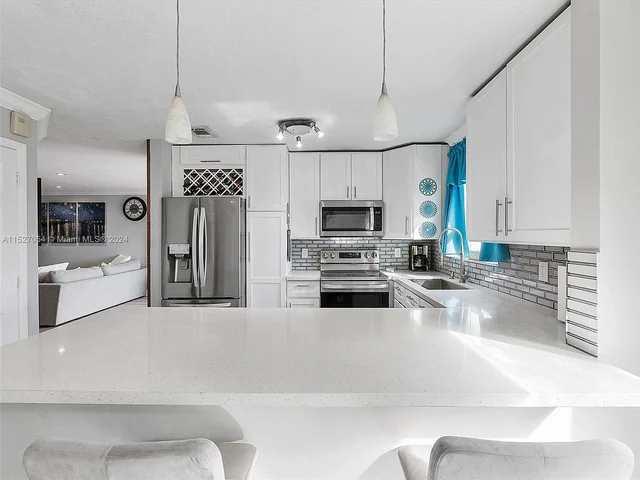 11732 SW 1st St, Coral Springs FL 33071