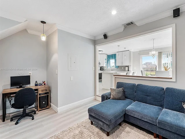 11732 SW 1st St, Coral Springs FL 33071