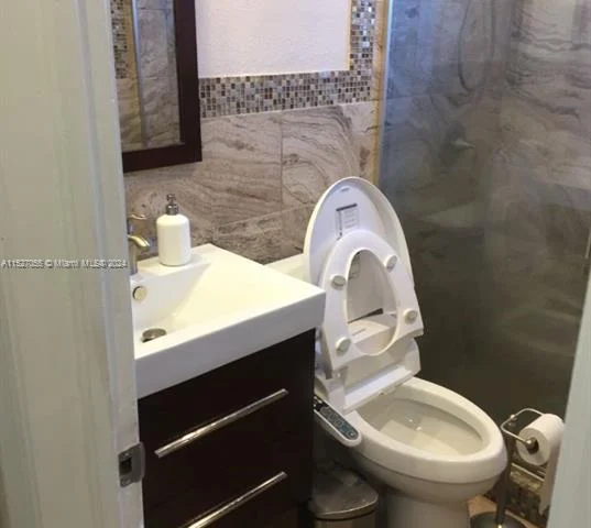 2721 Sherman St, Hollywood FL 33020