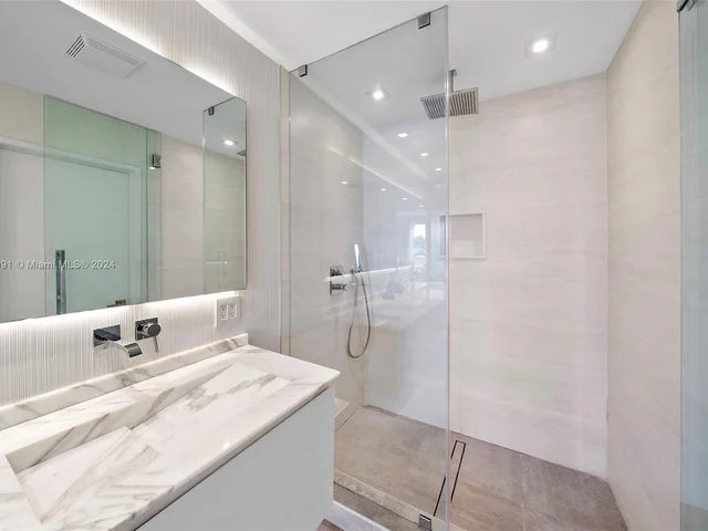 2523 Fisher Island Drive # 6203, Fisher Island FL 33109