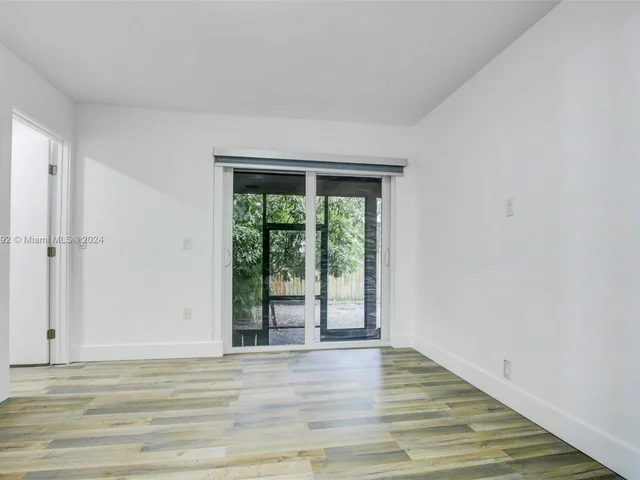 3360 SW 29th St, Miami FL 33133