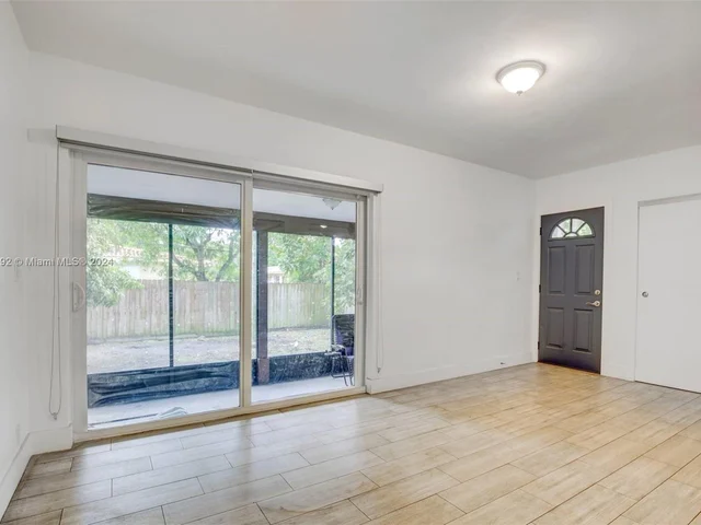 3360 SW 29th St, Miami FL 33133