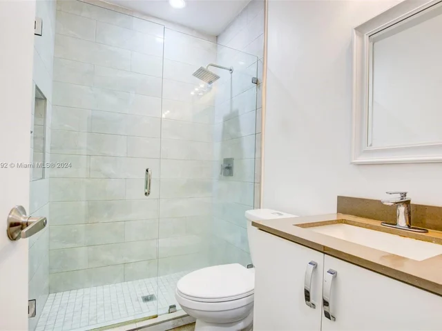 3360 SW 29th St, Miami FL 33133